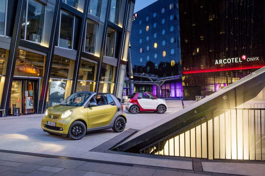  Smart ForTwo Prime Cabrio 2016 года  (фото 24 из 33)